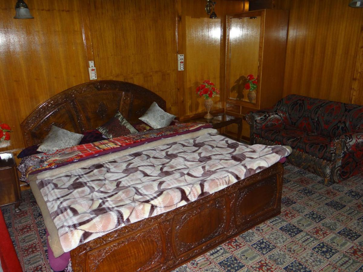 Goona Palace Houseboats Srīnagar Exterior foto