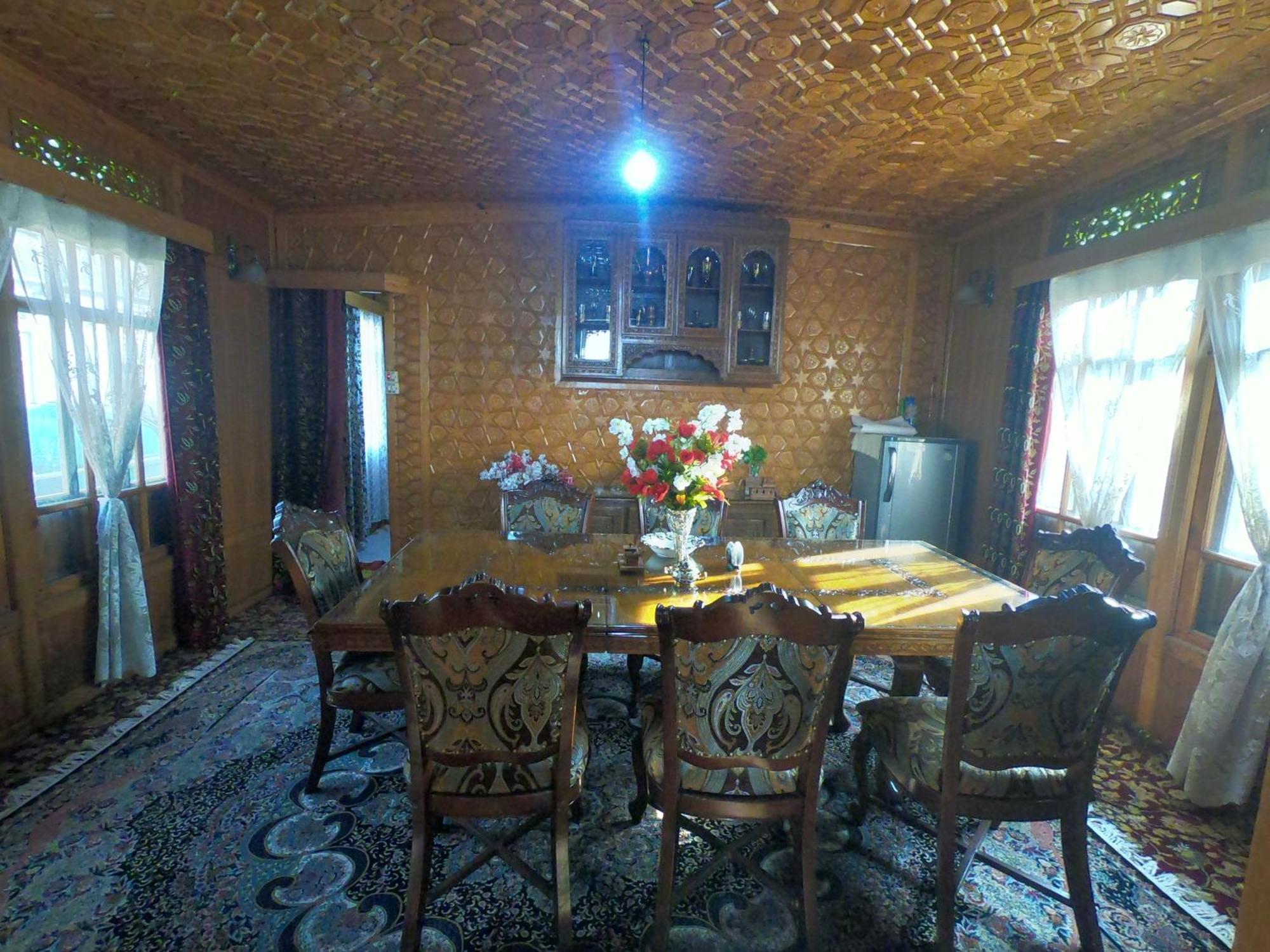 Goona Palace Houseboats Srīnagar Exterior foto