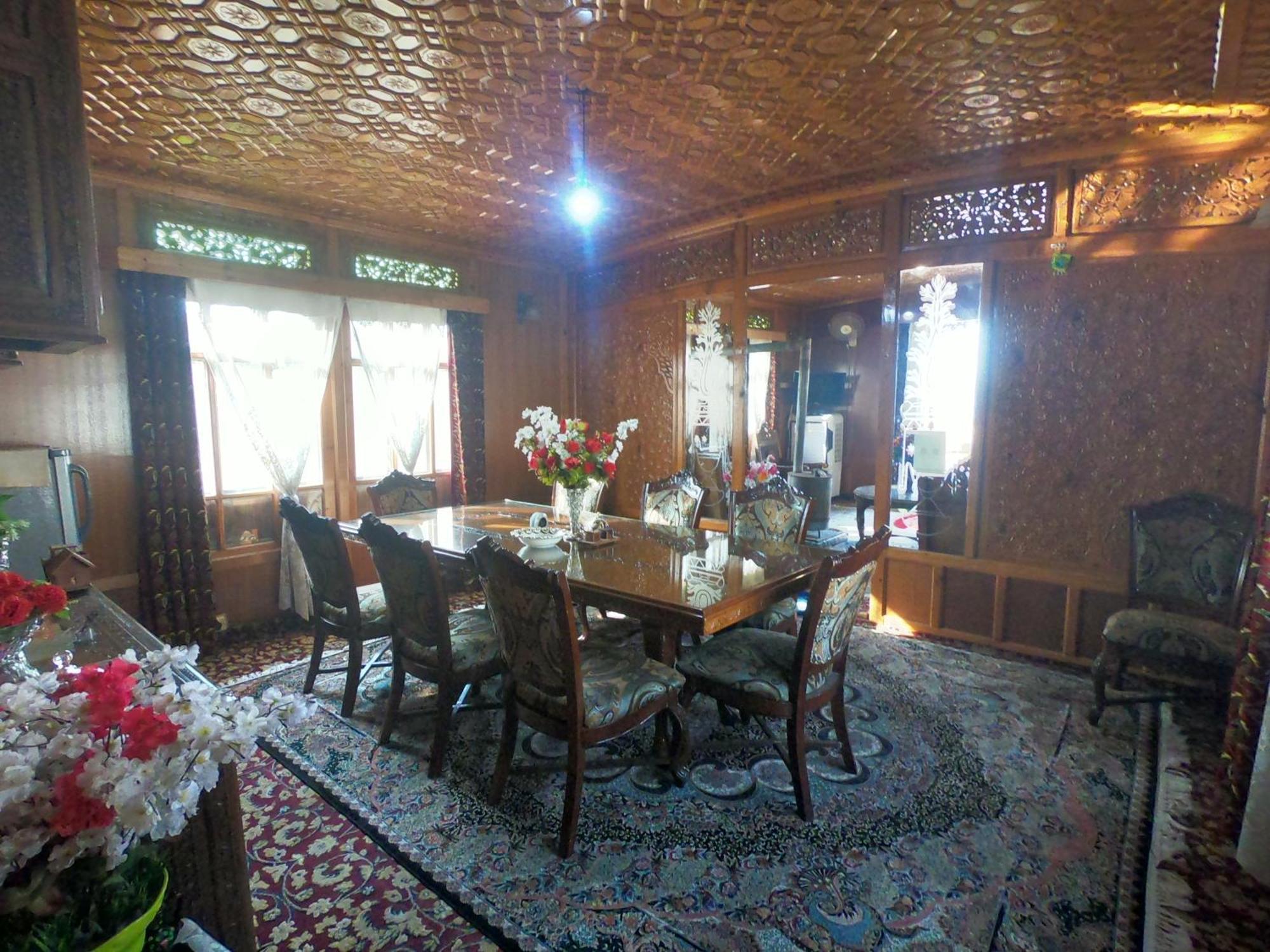 Goona Palace Houseboats Srīnagar Exterior foto