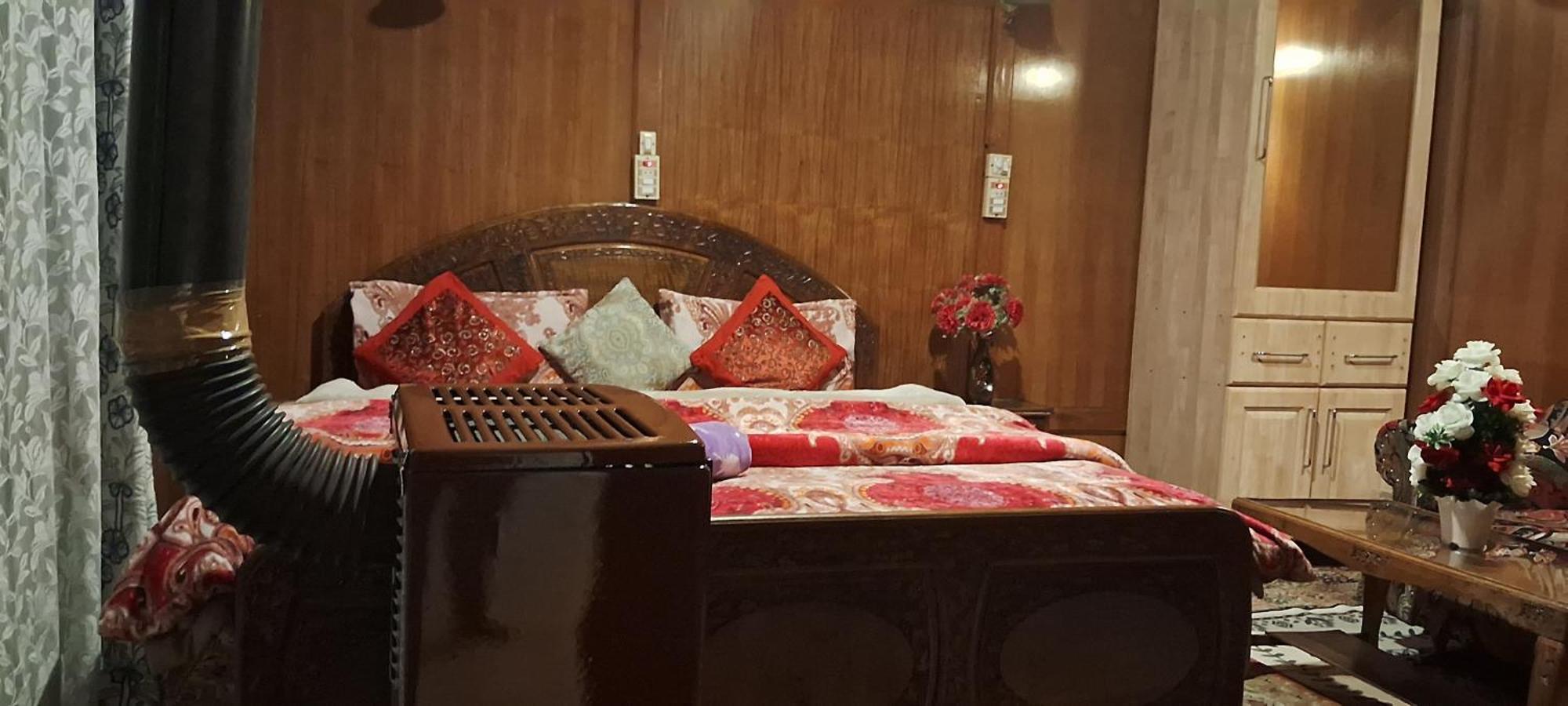 Goona Palace Houseboats Srīnagar Exterior foto