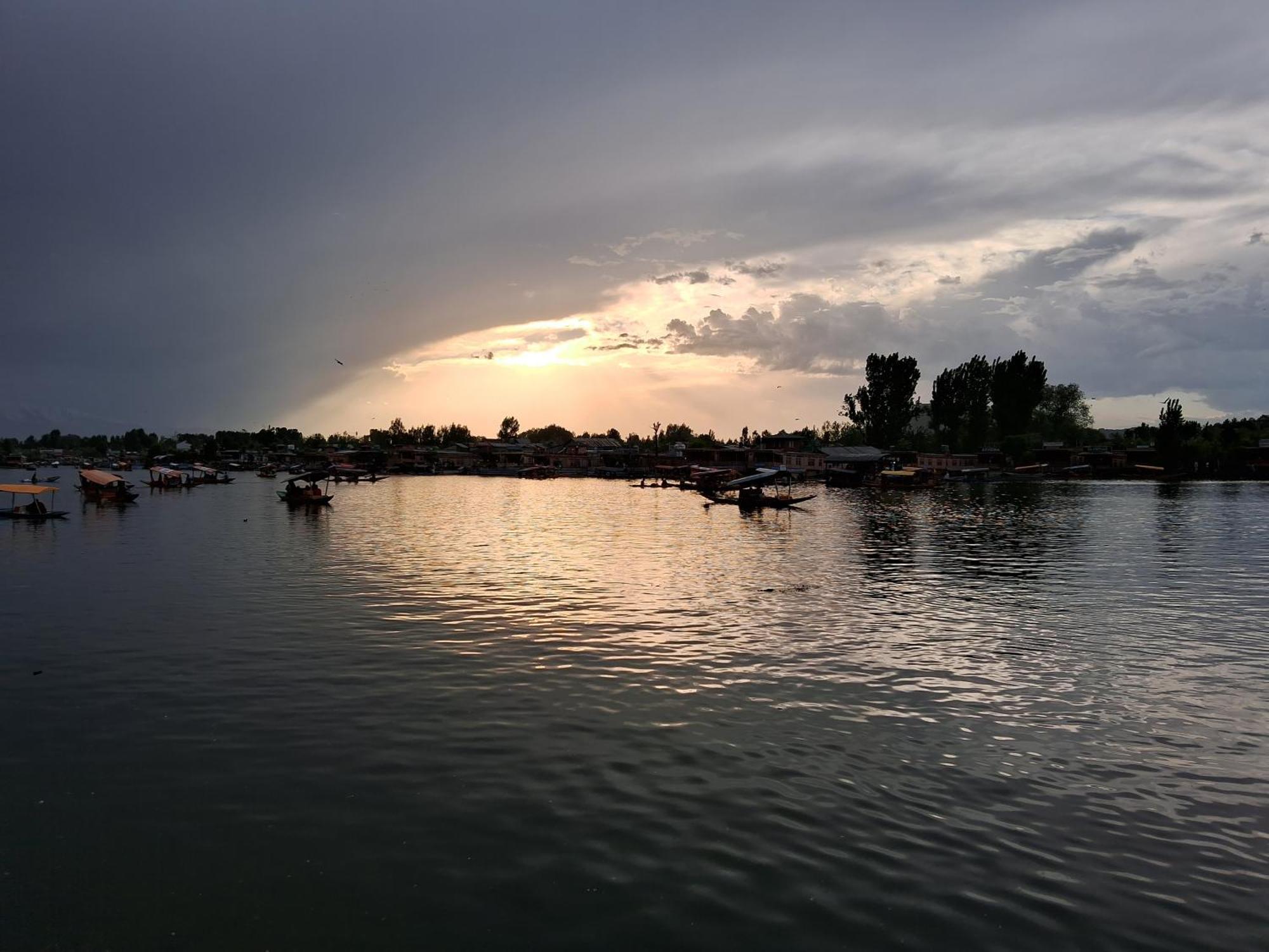Goona Palace Houseboats Srīnagar Exterior foto