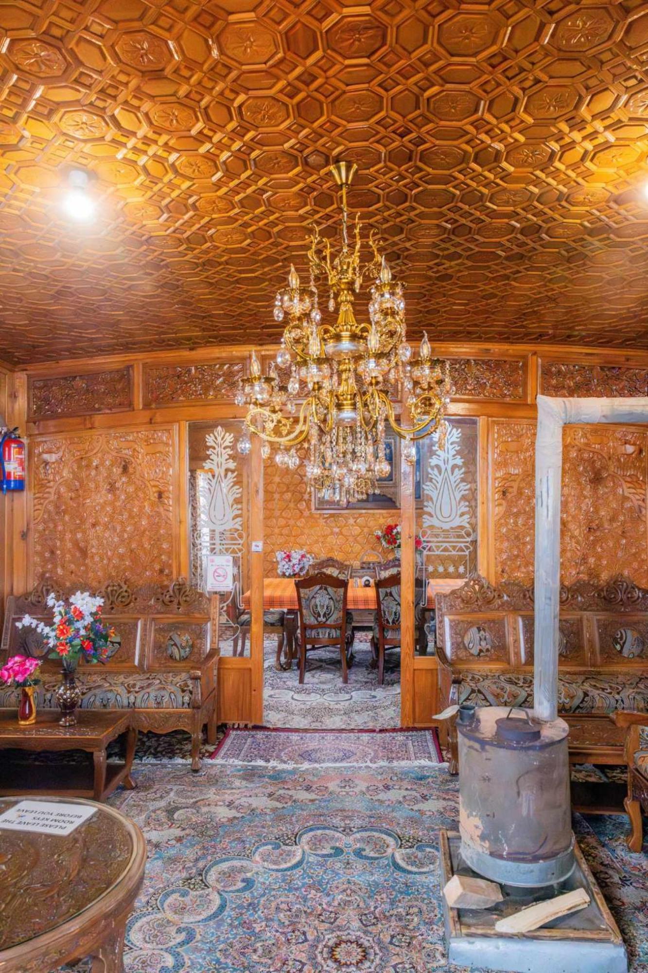 Goona Palace Houseboats Srīnagar Exterior foto