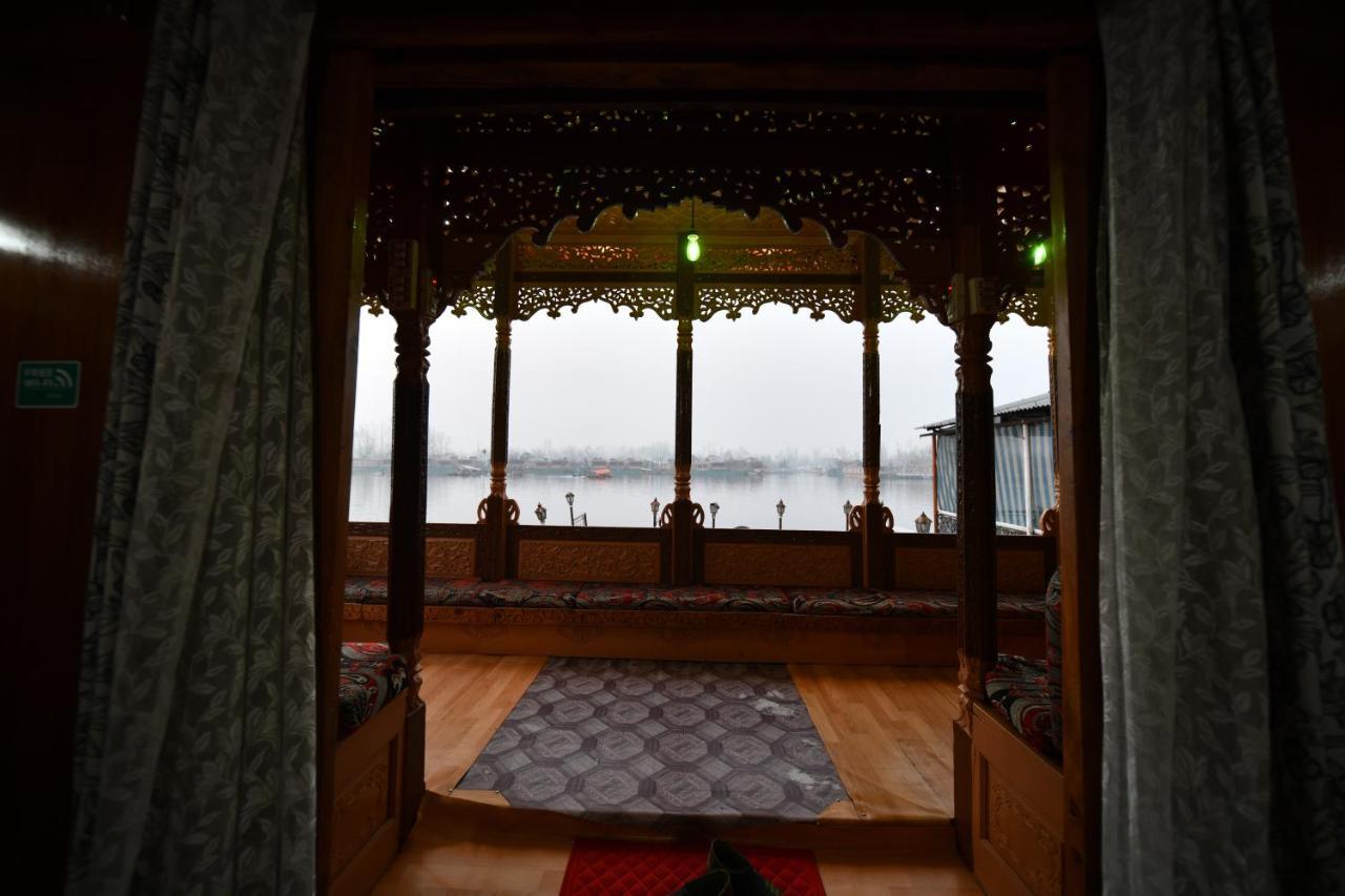 Goona Palace Houseboats Srīnagar Exterior foto