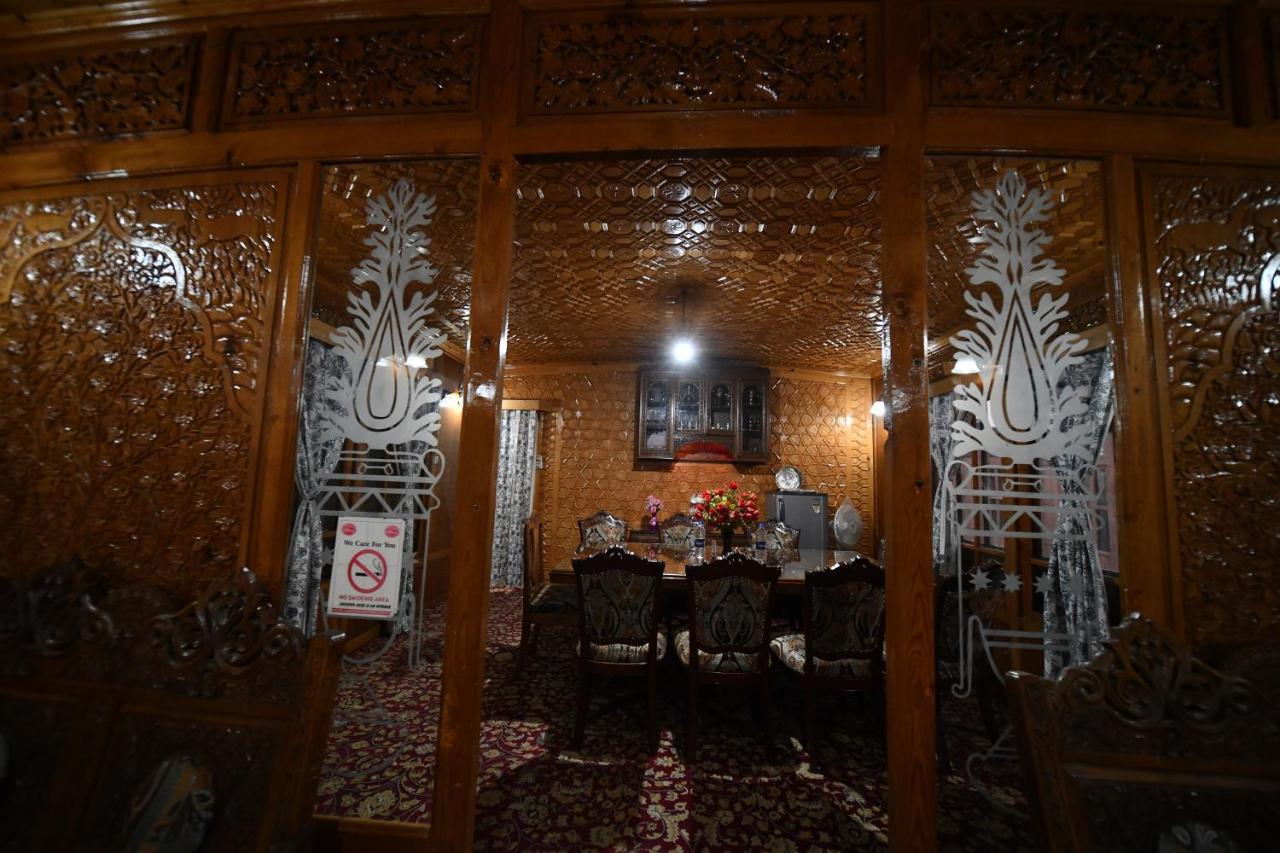 Goona Palace Houseboats Srīnagar Exterior foto