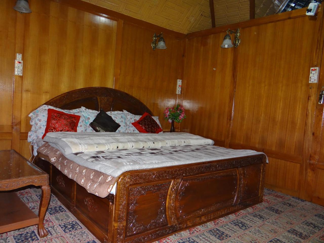 Goona Palace Houseboats Srīnagar Exterior foto
