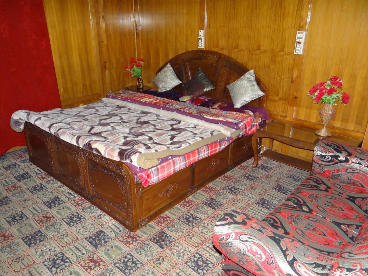 Goona Palace Houseboats Srīnagar Exterior foto